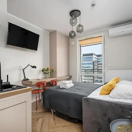 77 Wiktoryn Studio *