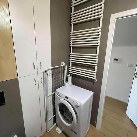 77 Wiktoryn Studio * Varsovie